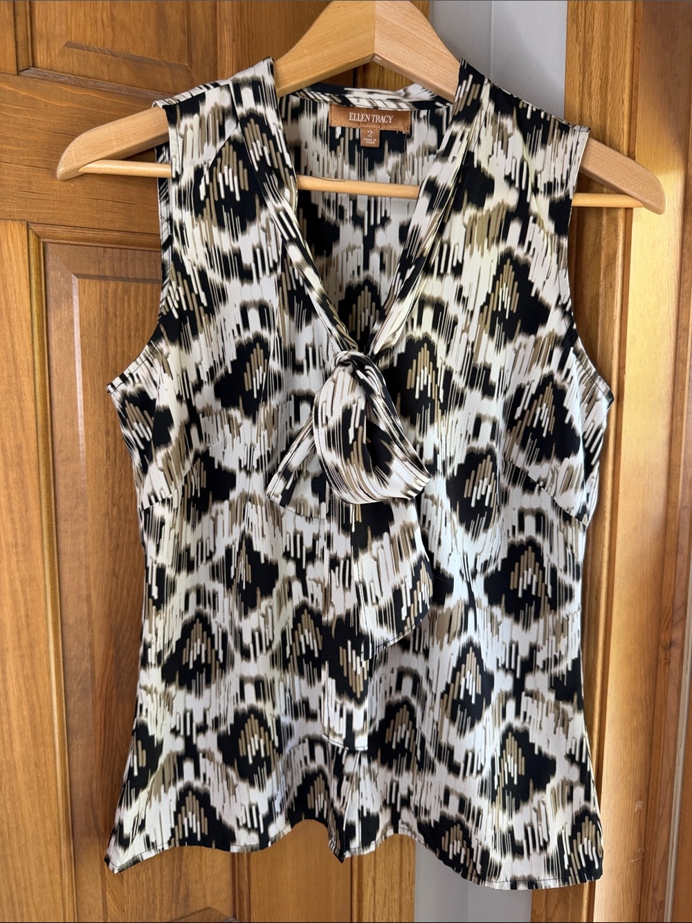 Ellen Tracy Ikat Tie-Neck Sleeveless Blouse Women’s Size 2